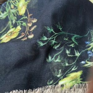 BURBERRY SCARF WATER COLORS FLOWERS Authentic in SILK